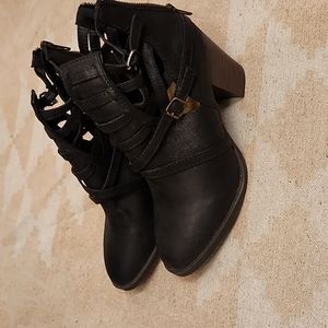 Just Fab Bettany Strappy black booties size 7